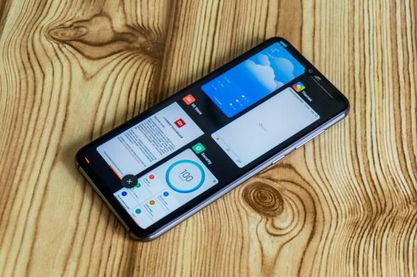 Обзор Xiaomi Mi 9 SE - компактный и немного упрощенный флагман