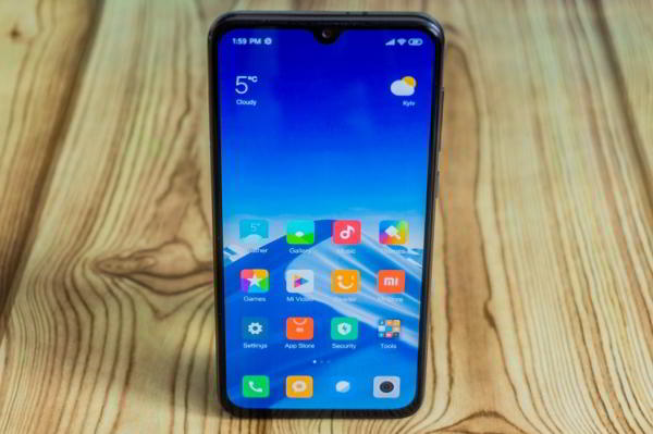 Обзор Xiaomi Mi 9 SE - компактный и немного упрощенный флагман