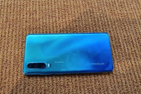 Первый взгляд на Huawei P30 и P30 Pro: какими получились новые флагманы китайской компании?