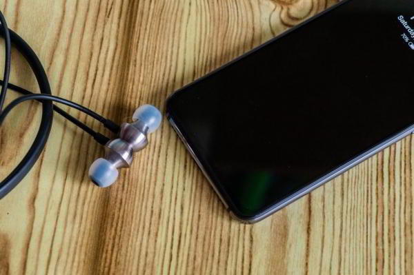 Обзор Xiaomi Mi 9 SE - компактный и немного упрощенный флагман