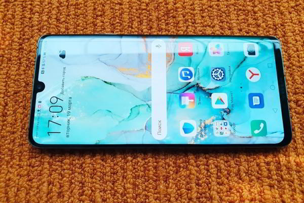 Первый взгляд на Huawei P30 и P30 Pro: какими получились новые флагманы китайской компании?