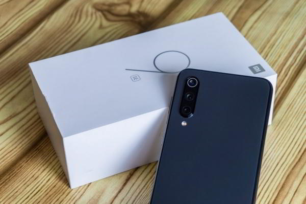 Обзор Xiaomi Mi 9 SE — компактный и немного упрощенный флагман