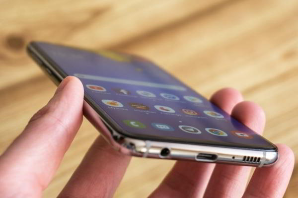 Обзор Samsung Galaxy S10e — лучший компактный флагман