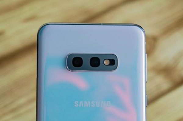 Обзор Samsung Galaxy S10e — лучший компактный флагман