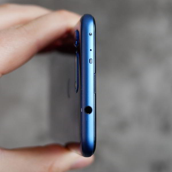 Обзор Honor View 20: не "бровь", а "глаз"
