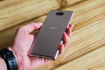 Обзор Sony Xperia 10 - самобытный среднебюджетник с экраном 21:9