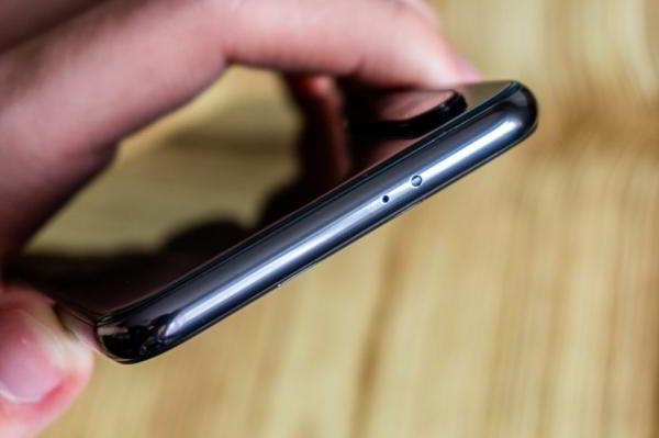 Обзор Xiaomi Mi 9 SE - компактный и немного упрощенный флагман