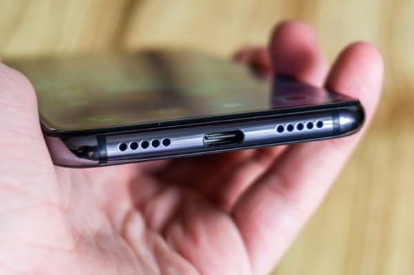 Обзор Xiaomi Mi 9 SE - компактный и немного упрощенный флагман