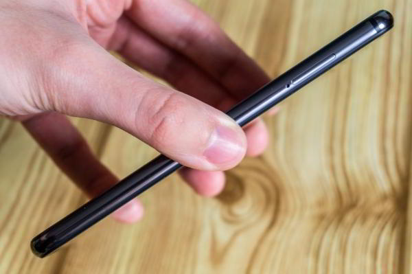 Обзор Xiaomi Mi 9 SE - компактный и немного упрощенный флагман