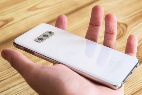 Обзор Samsung Galaxy S10e — лучший компактный флагман
