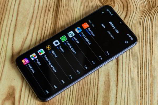 Обзор Xiaomi Mi 9 SE - компактный и немного упрощенный флагман