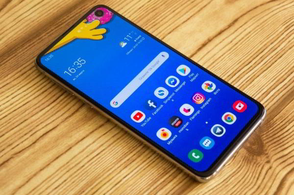 Обзор Samsung Galaxy S10e — лучший компактный флагман