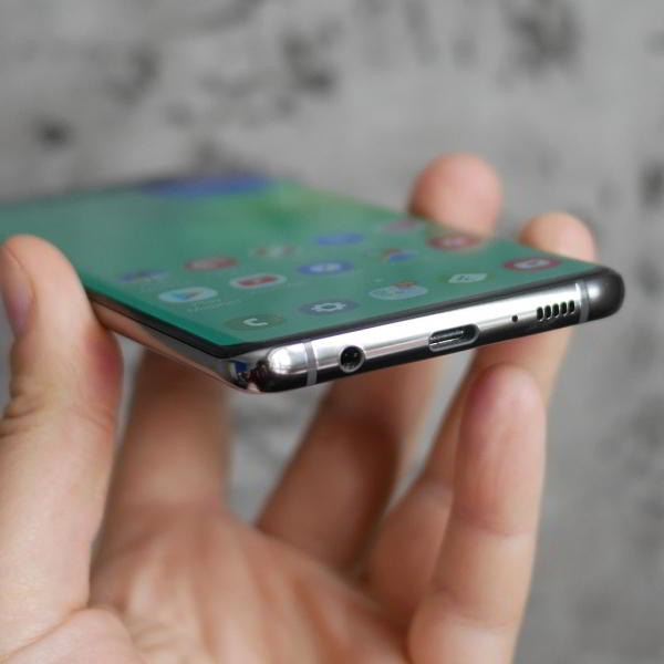 Обзор смартфона Samsung Galaxy S10+: новая планка для флагманов