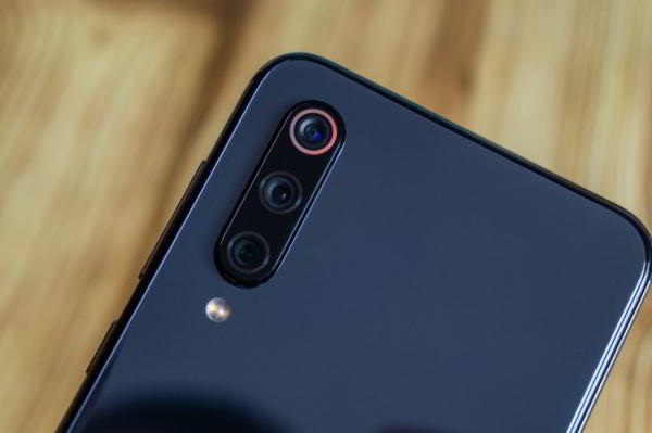 Обзор Xiaomi Mi 9 SE - компактный и немного упрощенный флагман