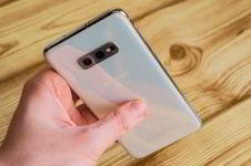Обзор Samsung Galaxy S10e — лучший компактный флагман