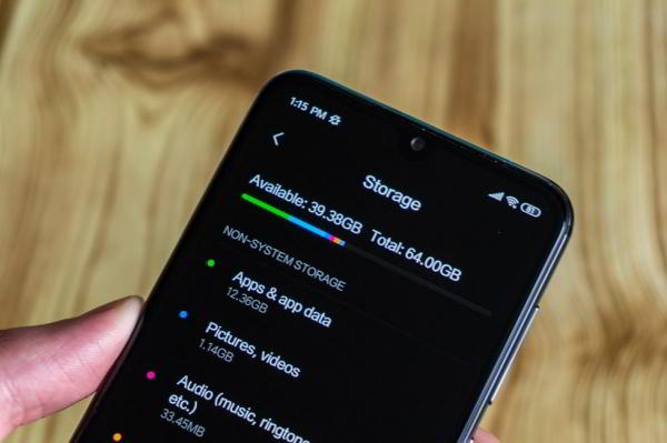 Обзор Xiaomi Mi 9 SE - компактный и немного упрощенный флагман