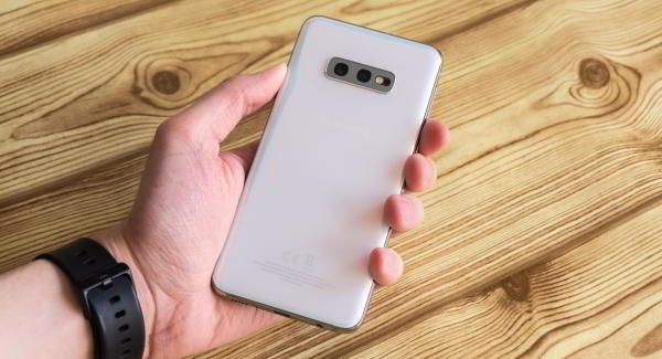 Обзор Samsung Galaxy S10e — лучший компактный флагман
