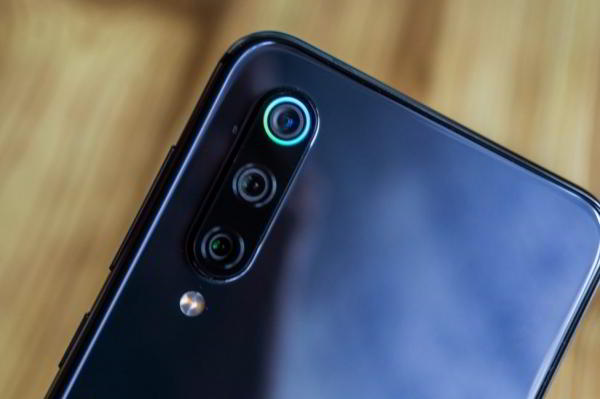 Обзор Xiaomi Mi 9 SE - компактный и немного упрощенный флагман