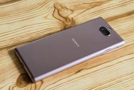 Обзор Sony Xperia 10 - самобытный среднебюджетник с экраном 21:9