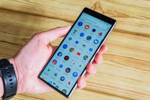 Обзор Sony Xperia 10 - самобытный среднебюджетник с экраном 21:9
