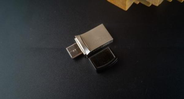 Обзор Transcend JetFlash 890. Самое главное о флешке с USB Type-C