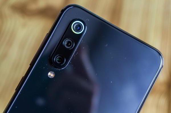 Обзор Xiaomi Mi 9 SE - компактный и немного упрощенный флагман