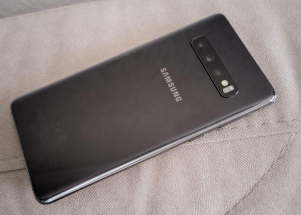 Обзор Samsung Galaxy S10 - юбилейный флагман