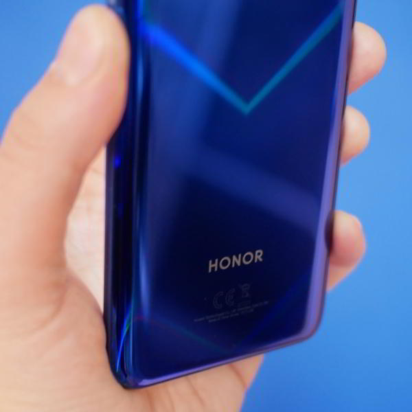 Обзор Honor View 20: не "бровь", а "глаз"