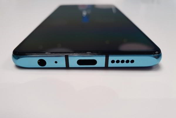 Первый взгляд на Huawei P30 и P30 Pro: какими получились новые флагманы китайской компании?