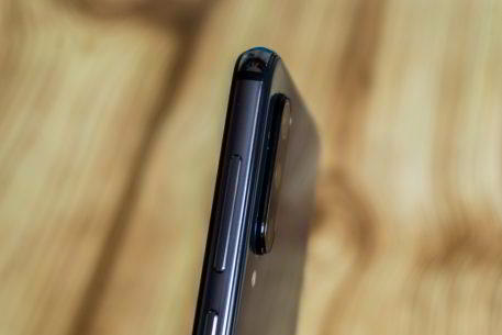 Обзор Xiaomi Mi 9 SE - компактный и немного упрощенный флагман