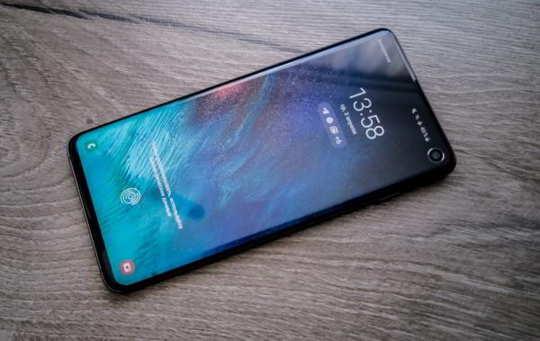 Обзор Samsung Galaxy S10 - юбилейный флагман