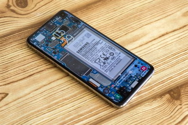 Обзор Samsung Galaxy S10e — лучший компактный флагман