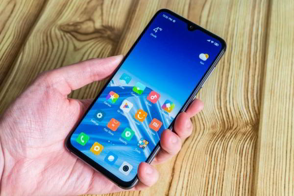 Обзор Xiaomi Mi 9 SE - компактный и немного упрощенный флагман