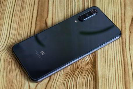 Обзор Xiaomi Mi 9 SE - компактный и немного упрощенный флагман
