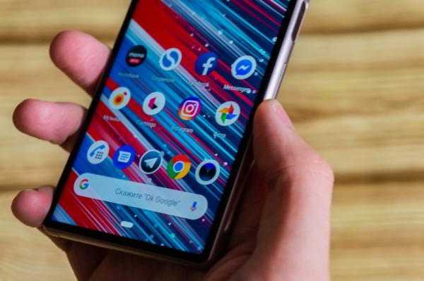 Обзор Sony Xperia 10 - самобытный среднебюджетник с экраном 21:9