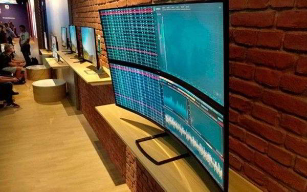 Новый монитор Philips 492P8 приносит широкий экран с вертикальным разрешением