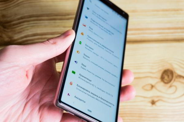 Обзор Sony Xperia 10 - самобытный среднебюджетник с экраном 21:9
