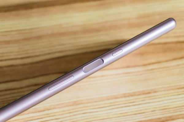 Обзор Sony Xperia 10 - самобытный среднебюджетник с экраном 21:9