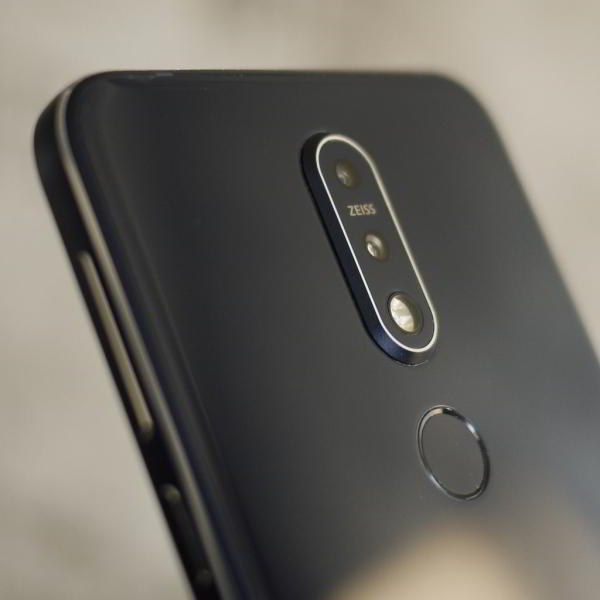 Обзор смартфона Nokia 7.1: "середнячок" не значит "посредственность"