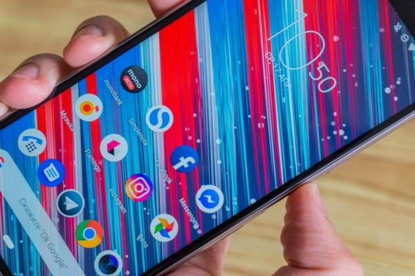 Обзор Sony Xperia 10 - самобытный среднебюджетник с экраном 21:9