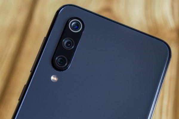 Обзор Xiaomi Mi 9 SE - компактный и немного упрощенный флагман