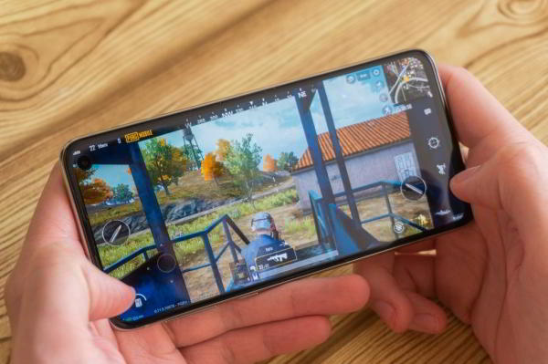 Обзор Samsung Galaxy S10e — лучший компактный флагман