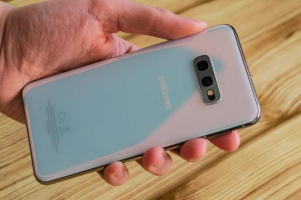 Обзор Samsung Galaxy S10e — лучший компактный флагман