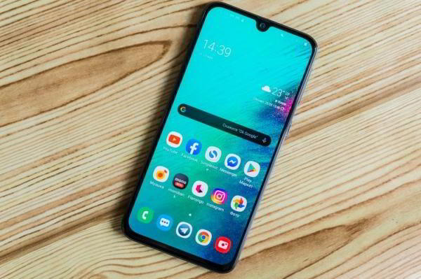 Обзор Samsung Galaxy A40 — компактный средний класс