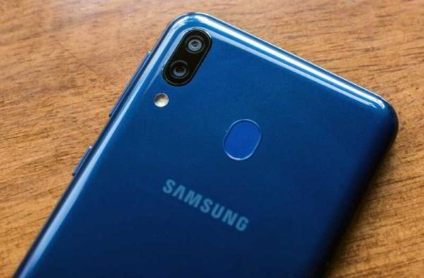 Обзор Samsung Galaxy M20: угроза смартфонам Xiaomi и Huawei