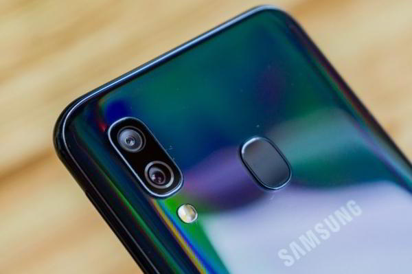 Обзор Samsung Galaxy A40 — компактный средний класс