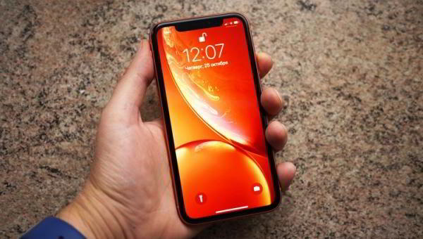 Каким окажется двухкамерный iPhone XR 2019: рендеры