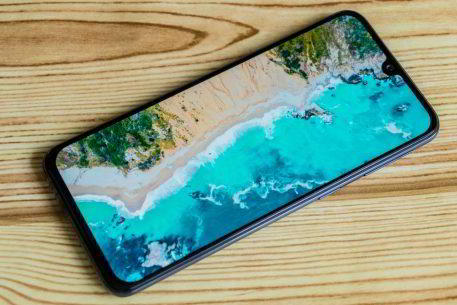 Обзор Samsung Galaxy A40 — компактный средний класс