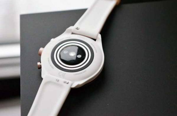 Обзор Fossil Sport стильных умных часов с новыми технологиями Обзор Fossil Sport стильных умных часов с новыми технологиями