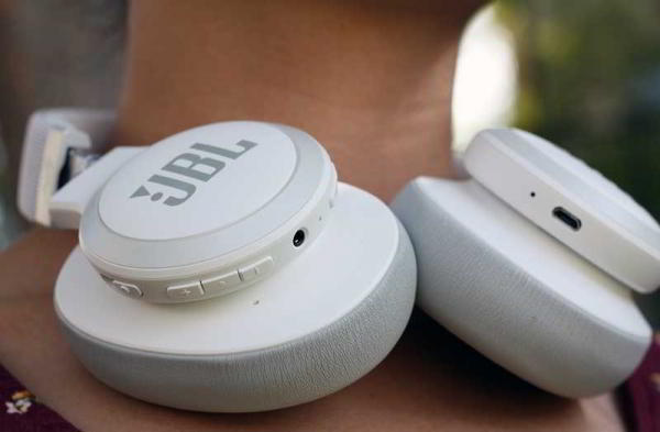 Обзор JBL Live 650BTNC: прекрасный компаньон для ежедневной музыки